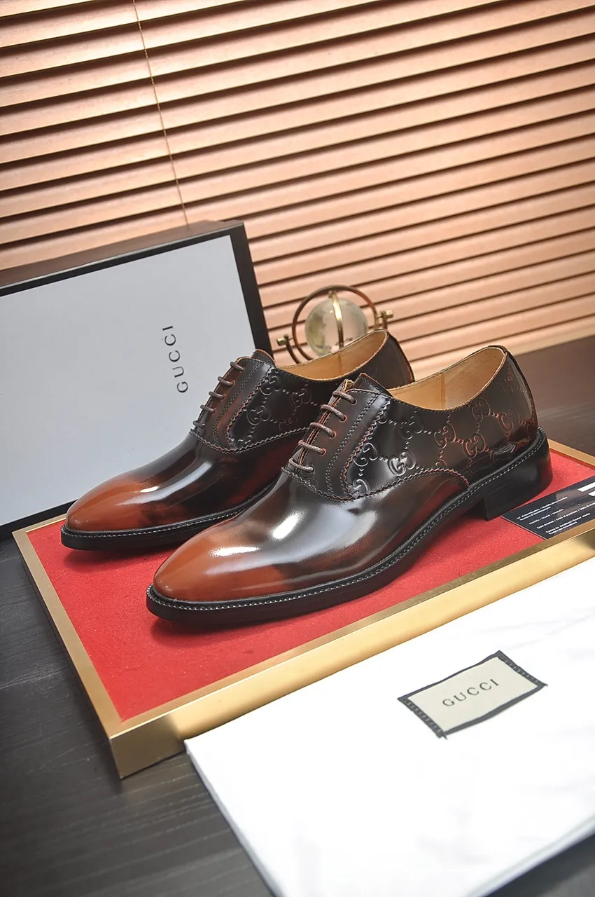Men's shoes💰500💶Italy's top luxury men's shoe giant (GUCCI) (Gucci) (full cowhide lining) new arrival🍃Original European style🔰 Pleasant to the eye😍In order to make the shoes more durable and non-deformable🌀The production continues to follow traditional methods but there is still no lack of innovation💪Choose original sheepskin for the leather♻️ Smooth and natural And extra bright ⭐Made of imported cowhide, the first choice of rich people 38-45 (45 customized)